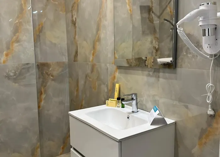 לינה וארוחת בוקר Sunset 4*